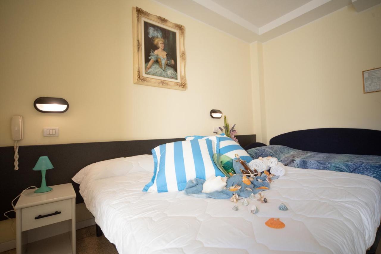 Hotel Cristina Riccione Esterno foto