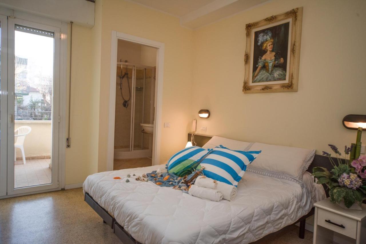 Hotel Cristina Riccione Esterno foto