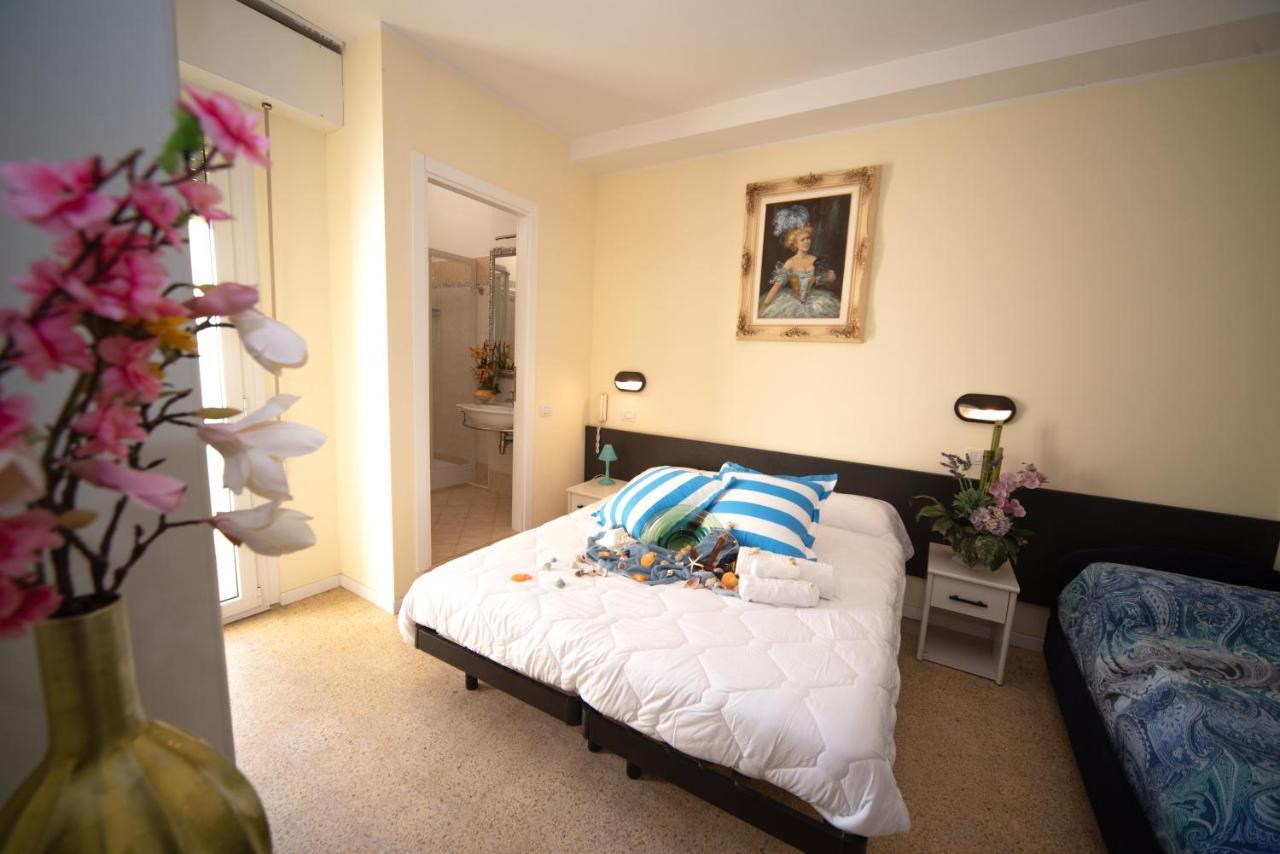 Hotel Cristina Riccione Esterno foto