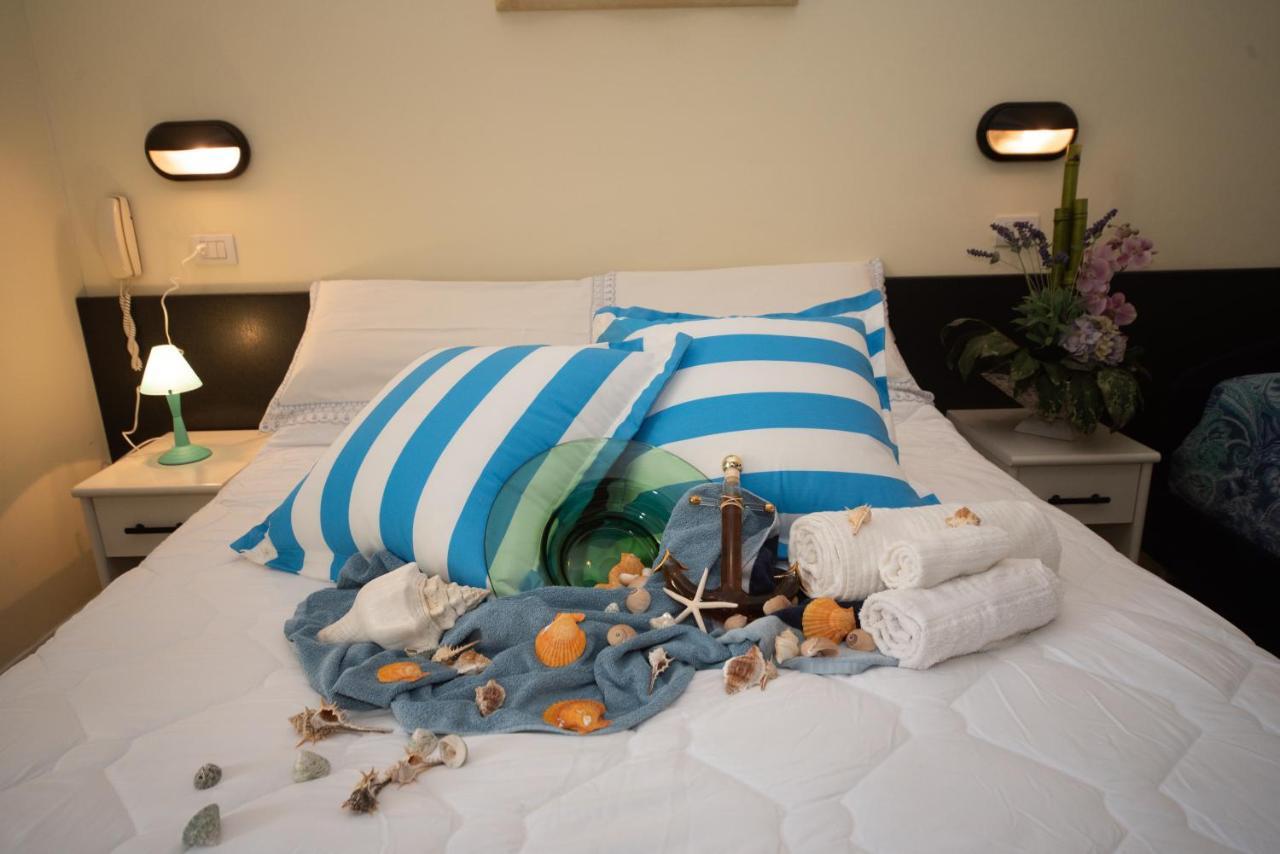 Hotel Cristina Riccione Esterno foto