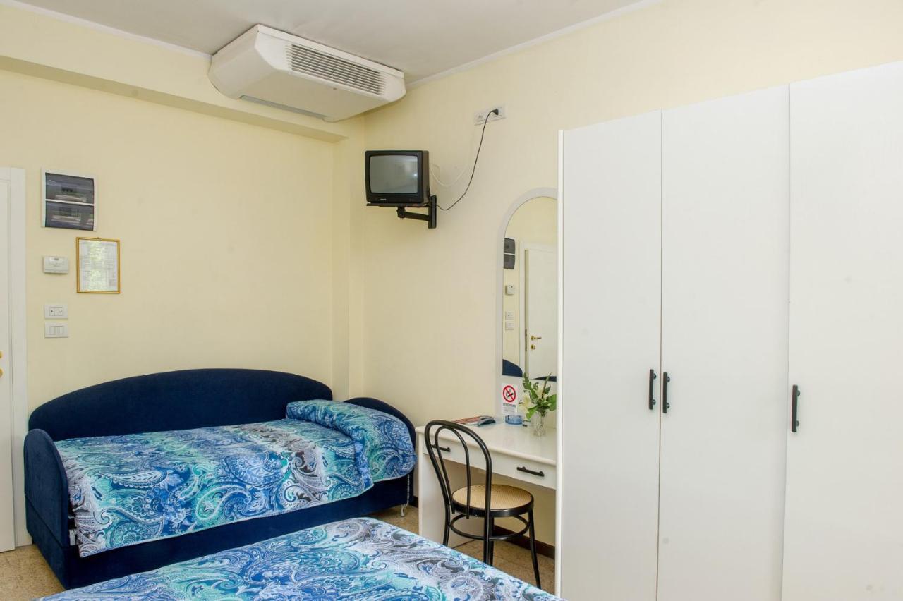 Hotel Cristina Riccione Esterno foto