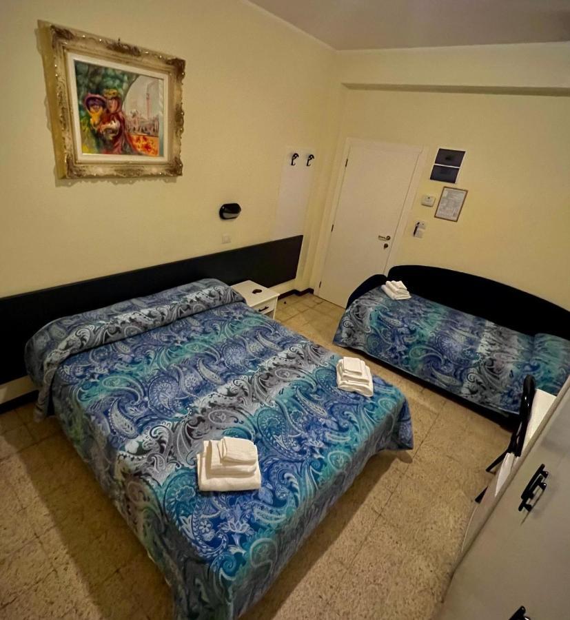 Hotel Cristina Riccione Esterno foto