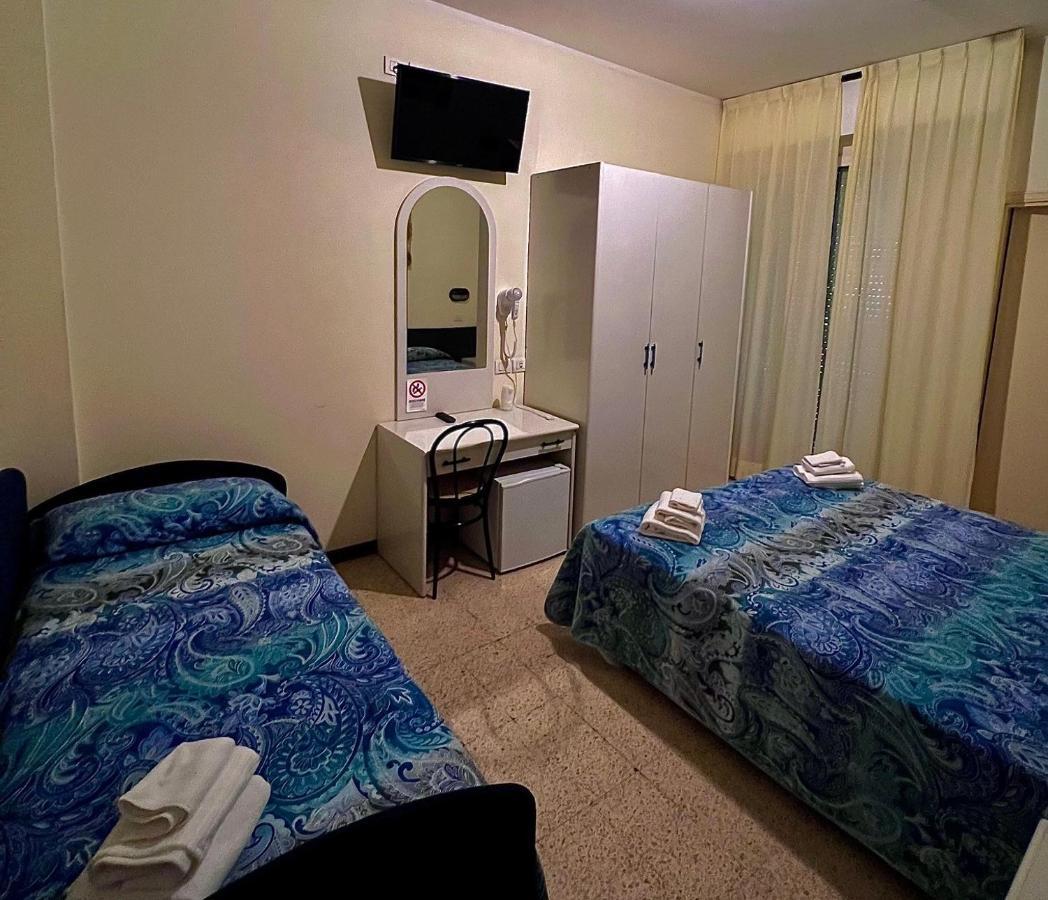 Hotel Cristina Riccione Esterno foto