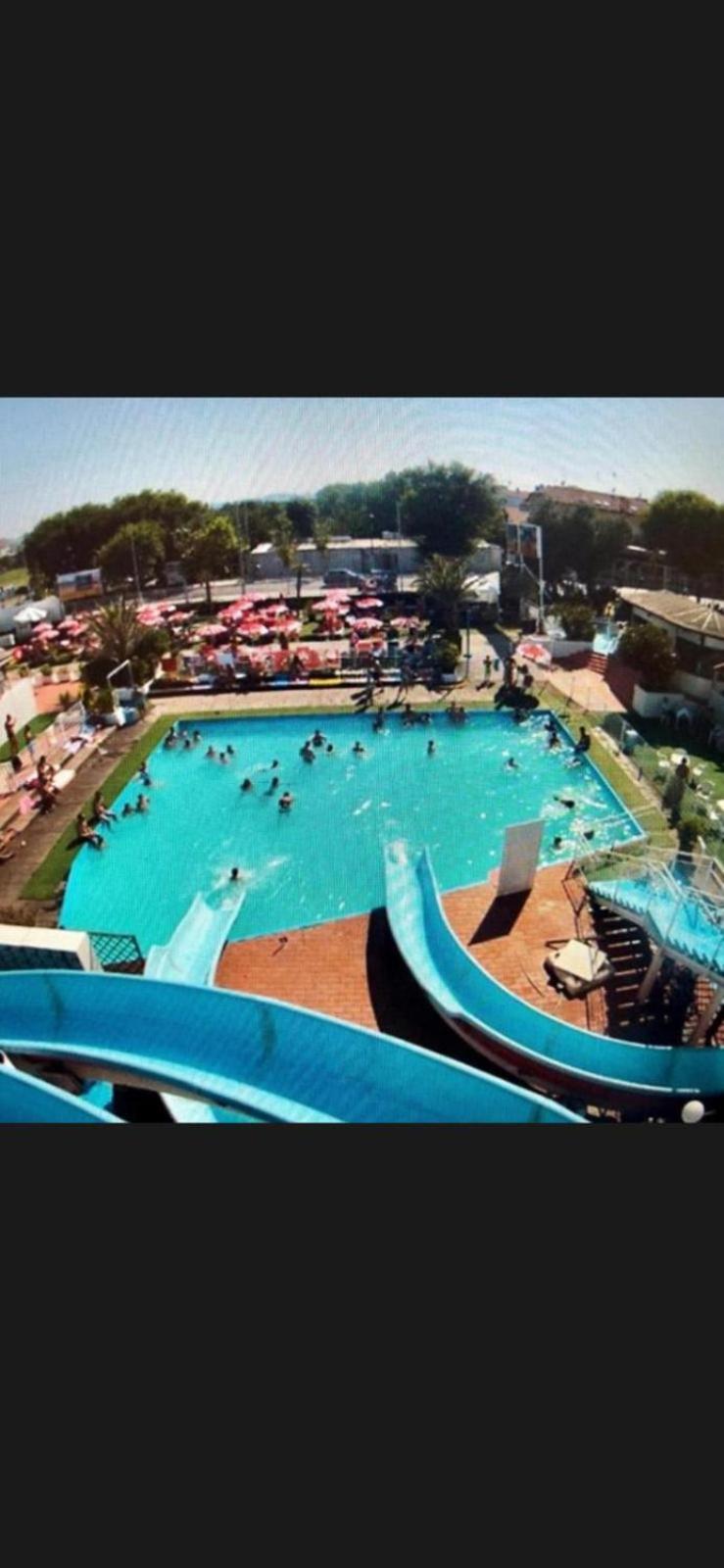 Hotel Cristina Riccione Esterno foto