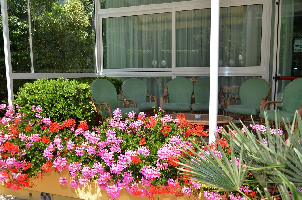 Hotel Cristina Riccione Esterno foto
