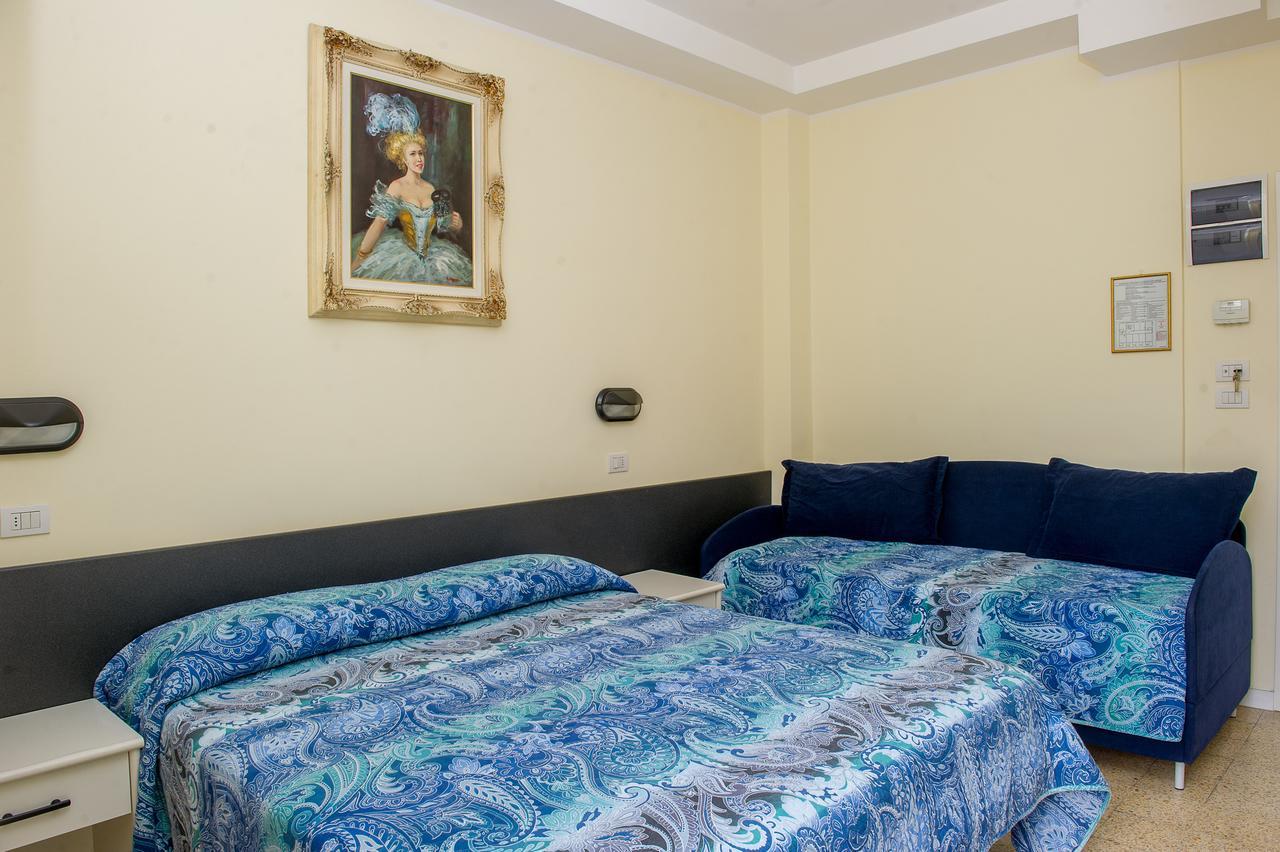 Hotel Cristina Riccione Esterno foto