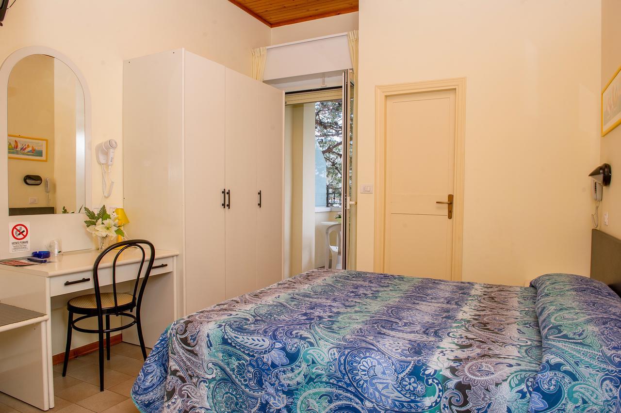 Hotel Cristina Riccione Esterno foto